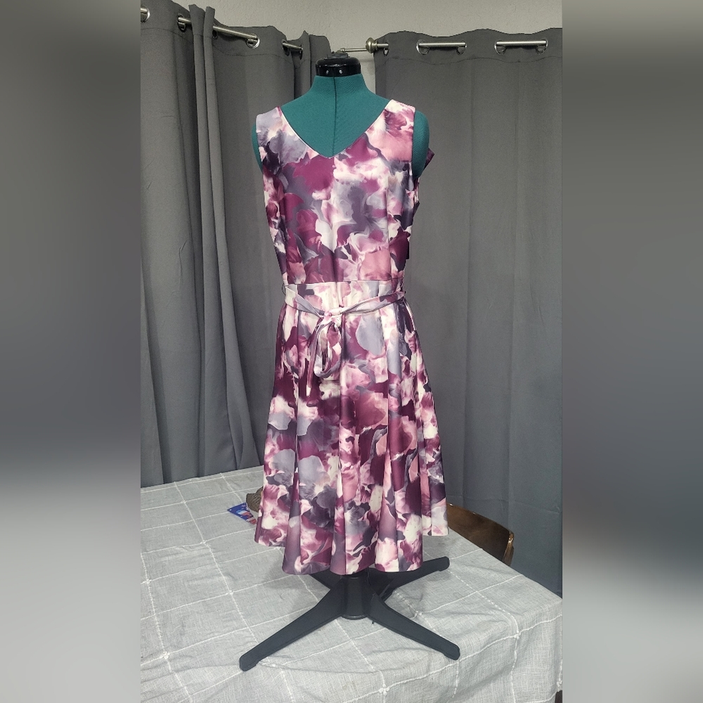Donna Karan, NWT, Pink, Purple & White Sleeveless Abstract Midi Dress (12)